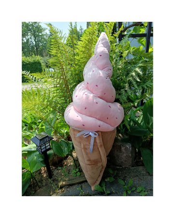 Poduszka w kształcie pluszowego loda rożka, pudrowy róż z różową posypką