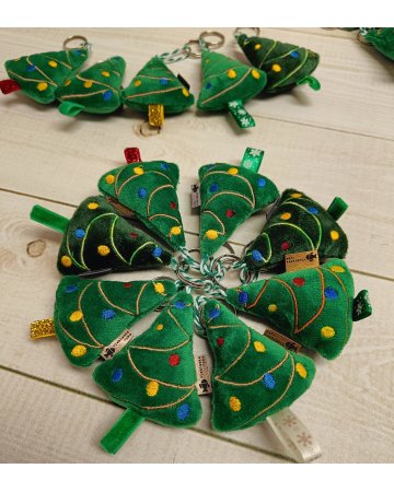 Ręcznie wykonane pluszowe breloki.