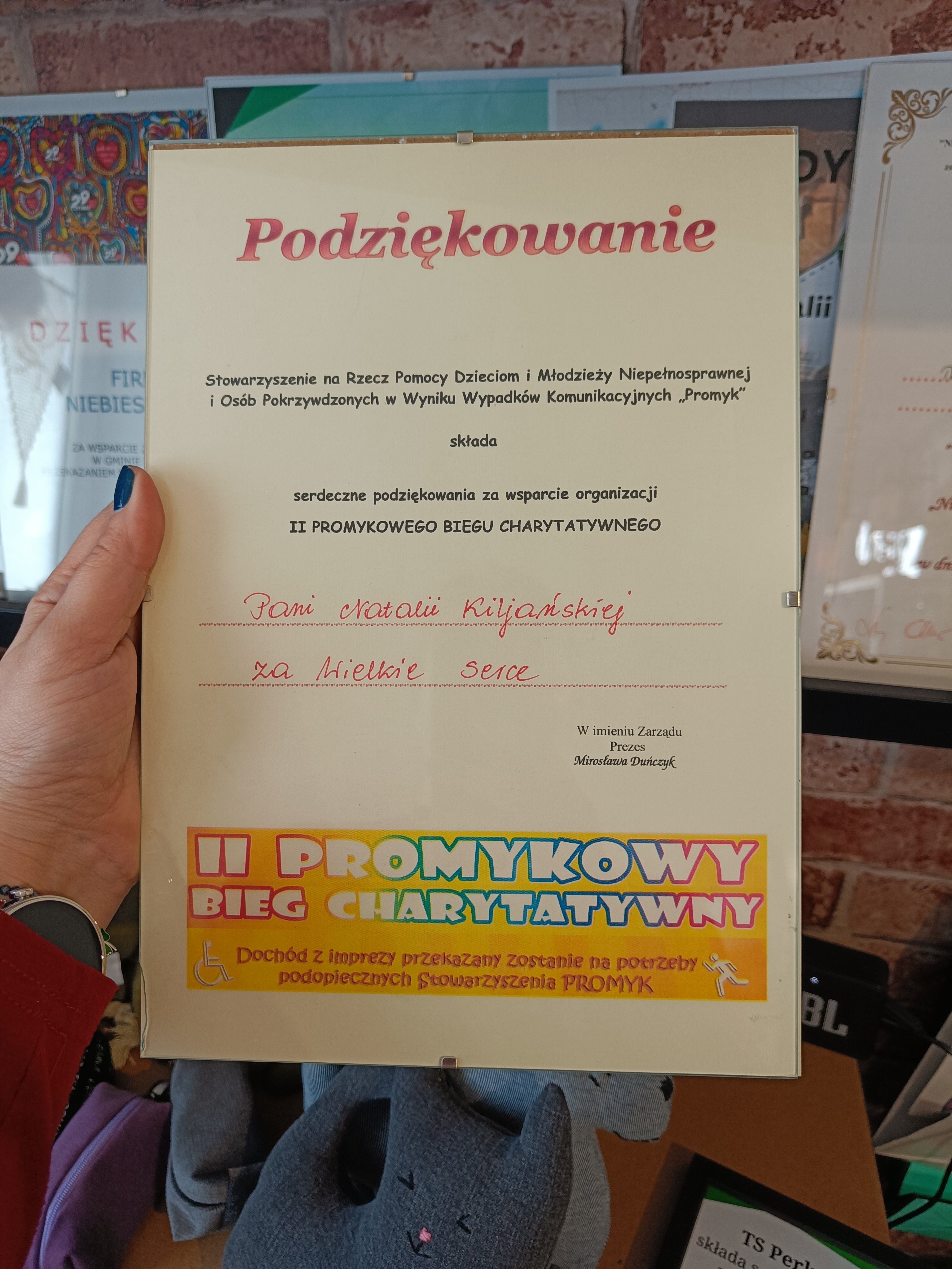 Wolontariusz w organizacji biegu